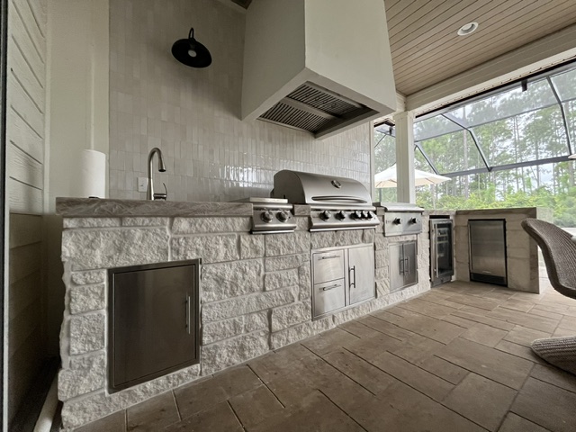 Outdoor kitchen installation